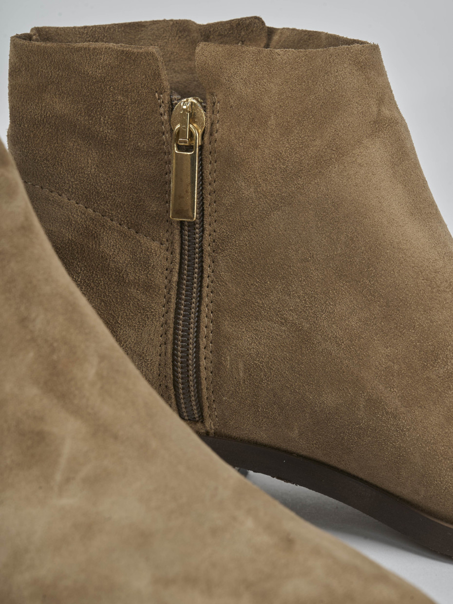 Stivaletti tacco 3cm camoscio marrone