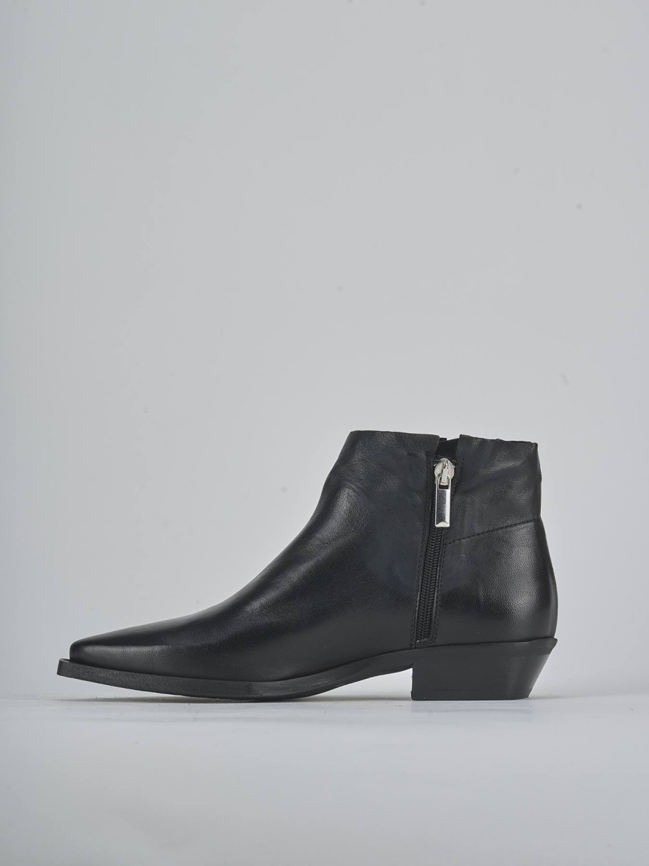 Stivaletti tacco 3cm pelle nero