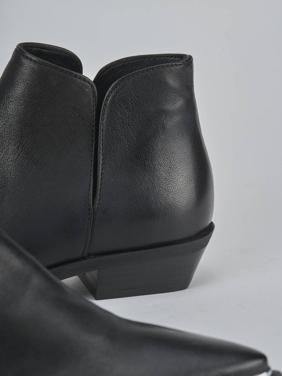 Stivaletti tacco 3cm pelle nero