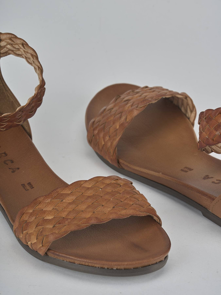 Sandali tacco 2cm pelle marrone