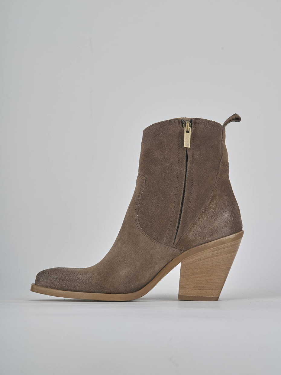 Stivaletti tacco 7cm camoscio beige