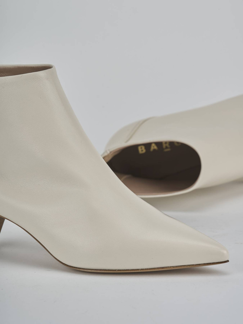 Stivaletti tacco 5cm pelle beige