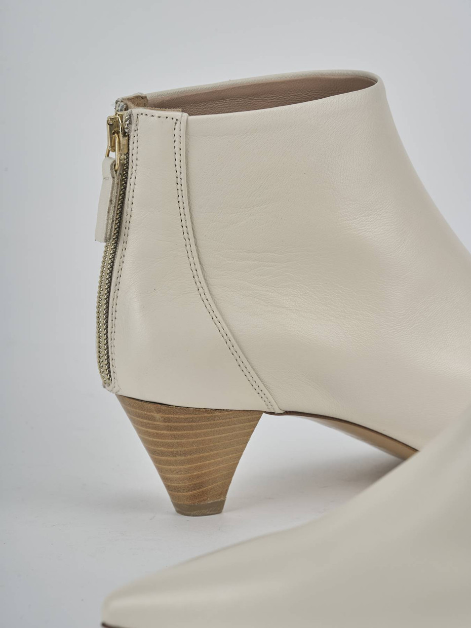 Stivaletti tacco 5cm pelle beige