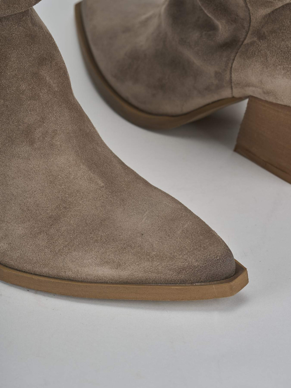 Stivali tacco 6cm camoscio beige