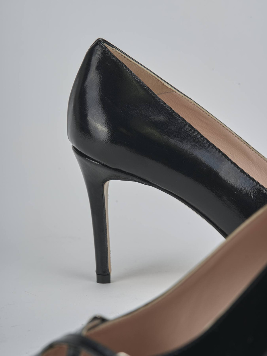Décolleté e slingback tacco 7cm vernice nero
