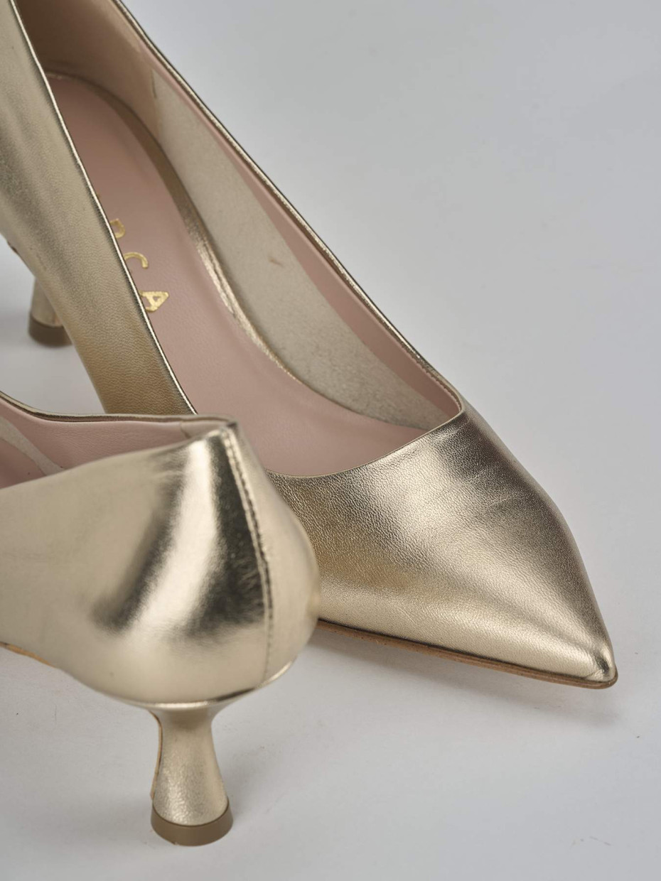 Décolleté e slingback tacco 5cm laminato oro