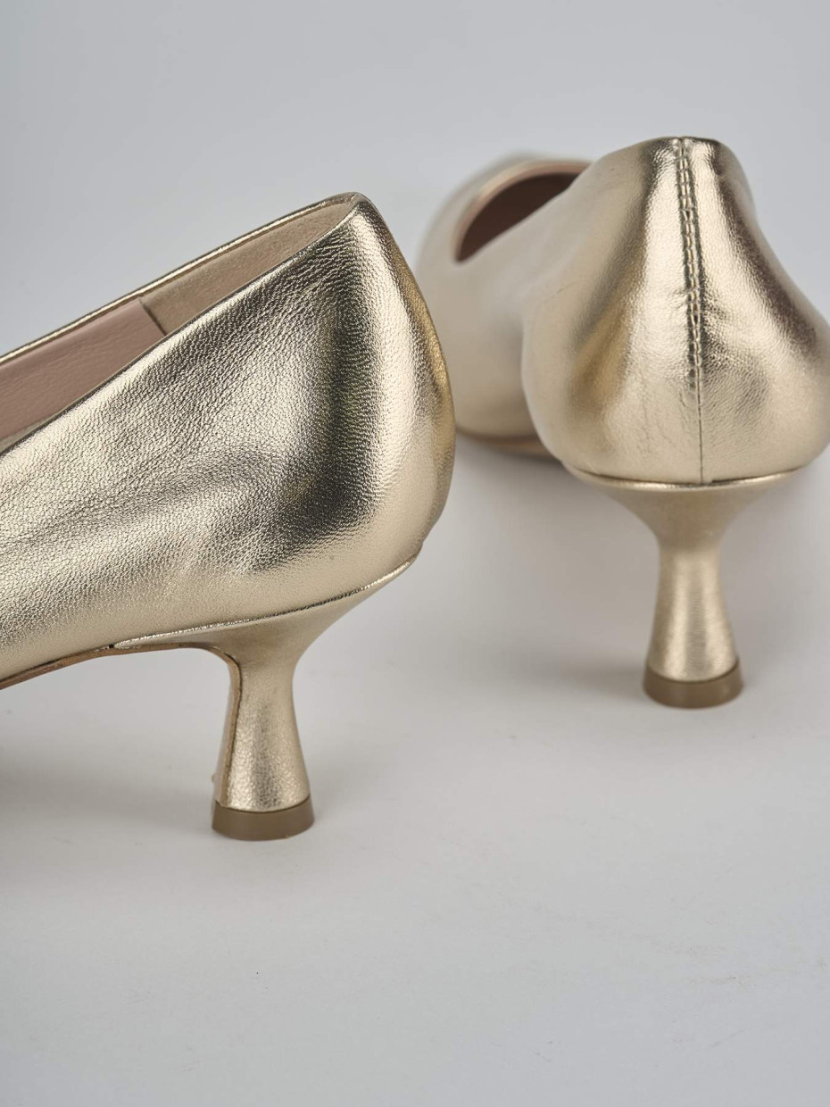 Décolleté e slingback tacco 5cm laminato oro