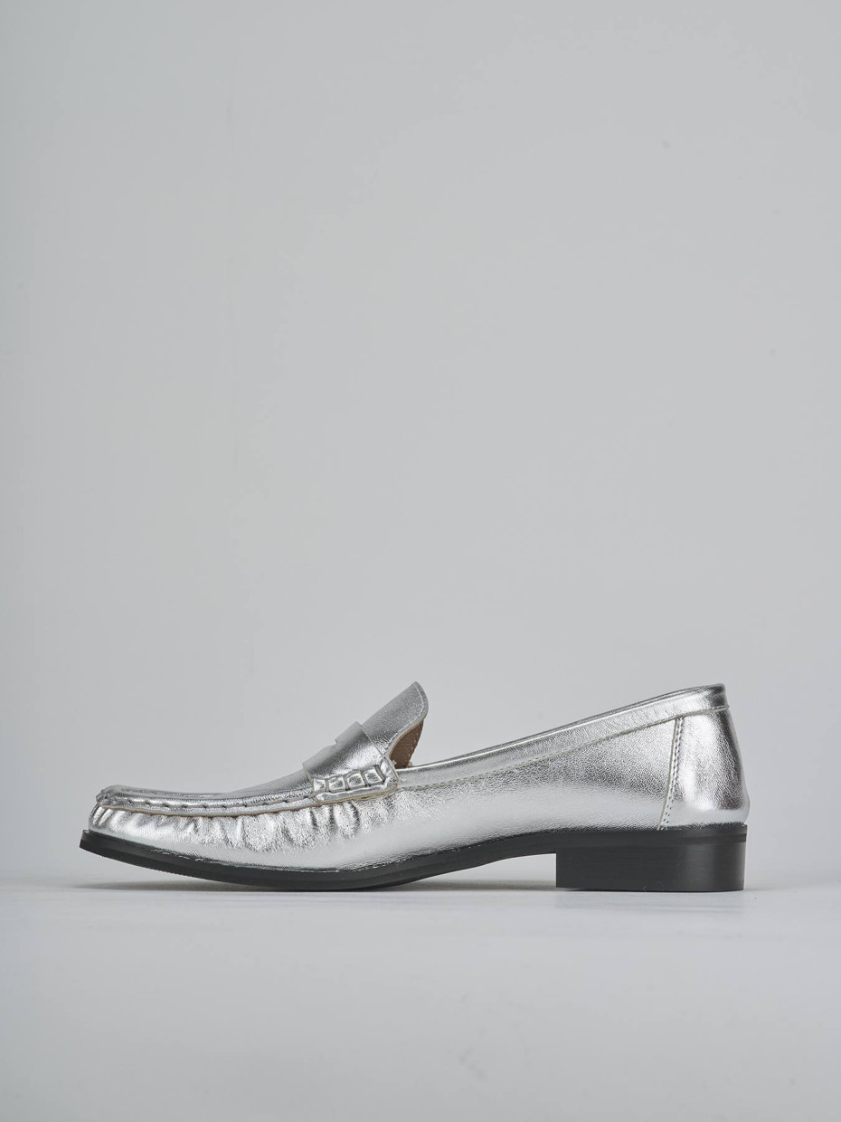 Mocassini tacco 1cm laminato argento