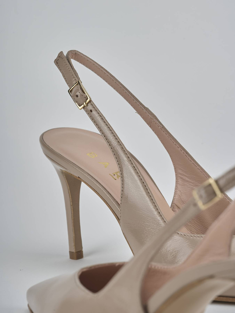 Slingback decolte tacco 7 cm beige vernice
