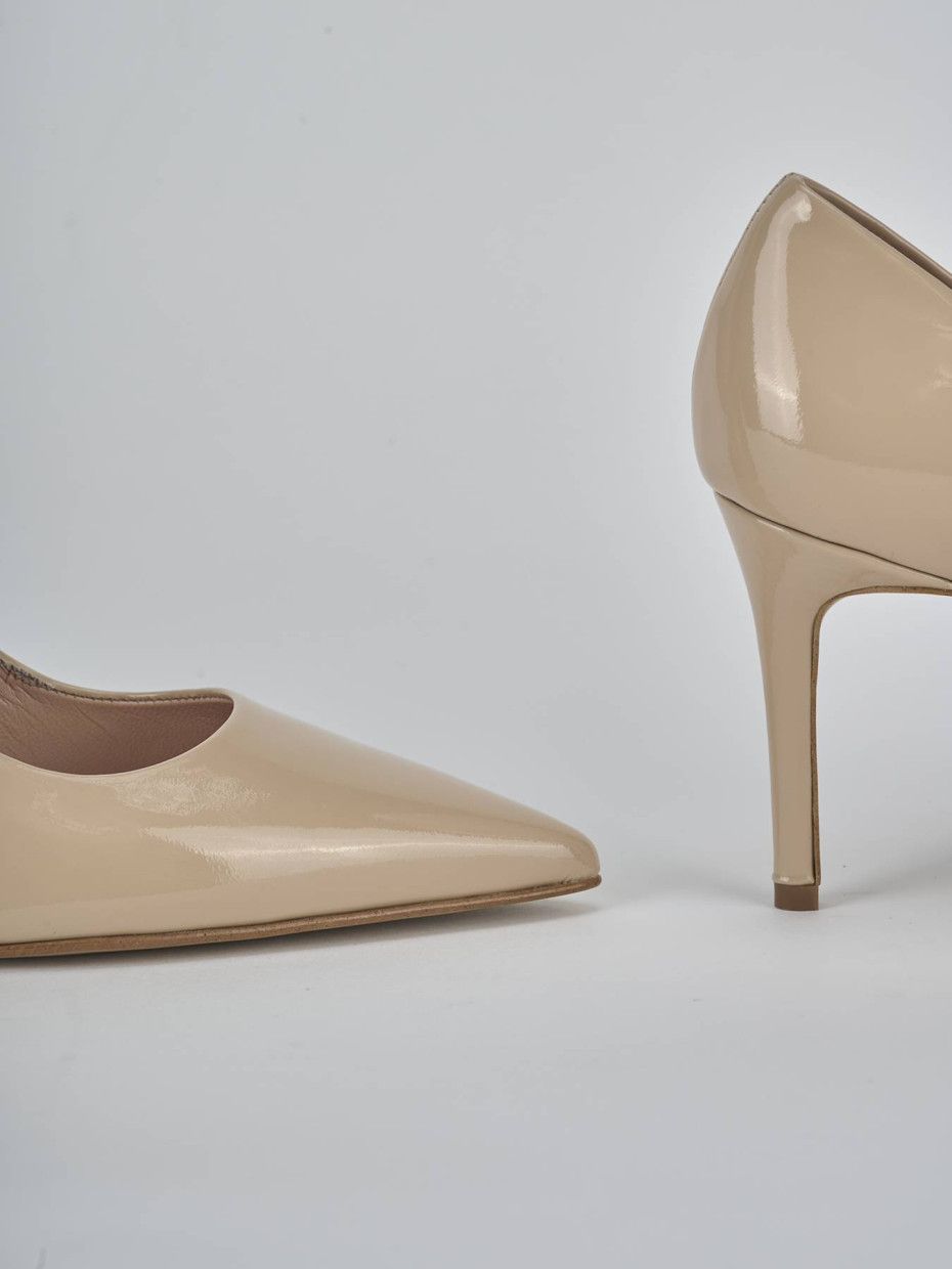Décolleté e slingback tacco 7cm vernice beige