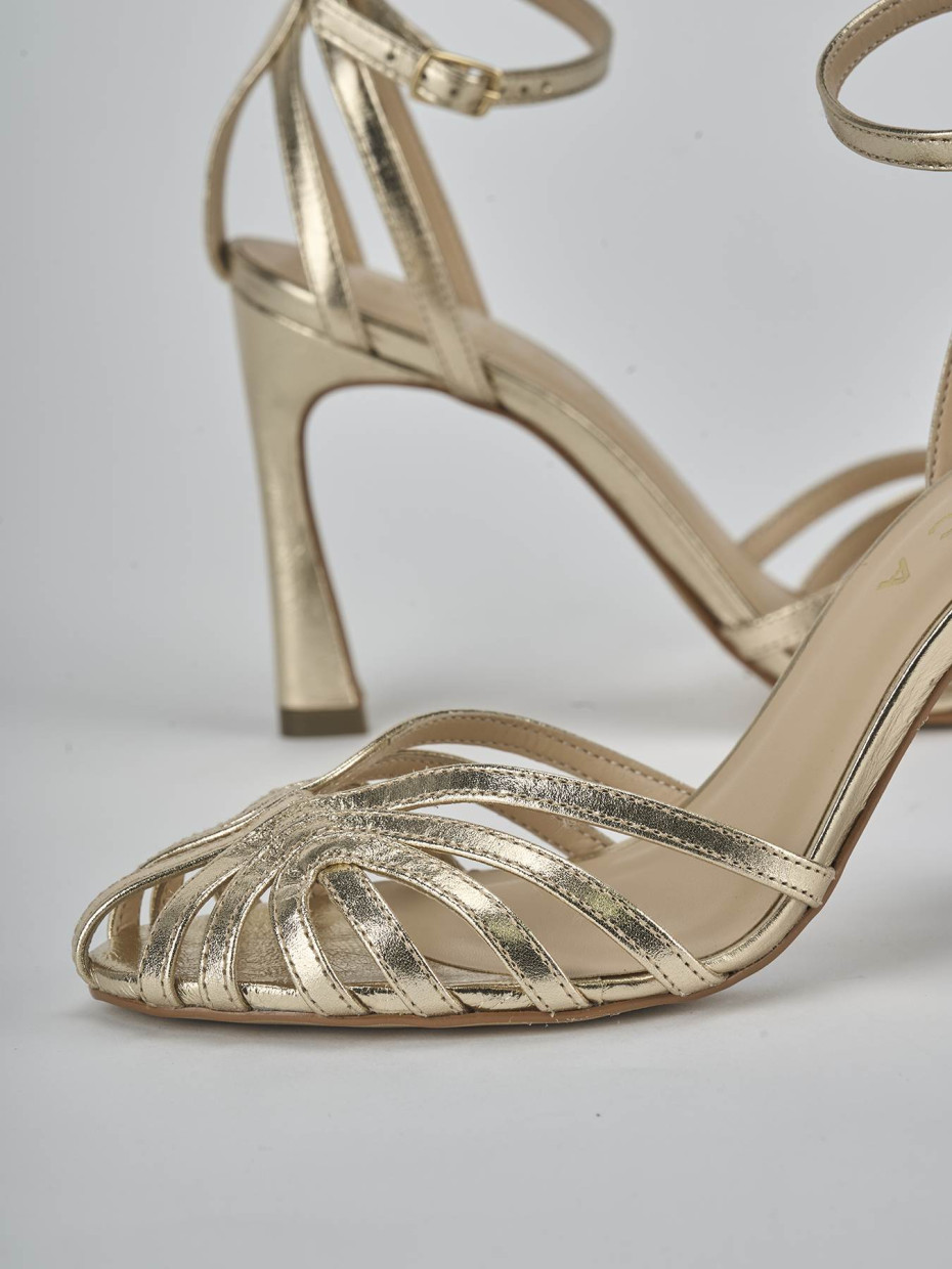 Sandali tacco 9cm laminato oro