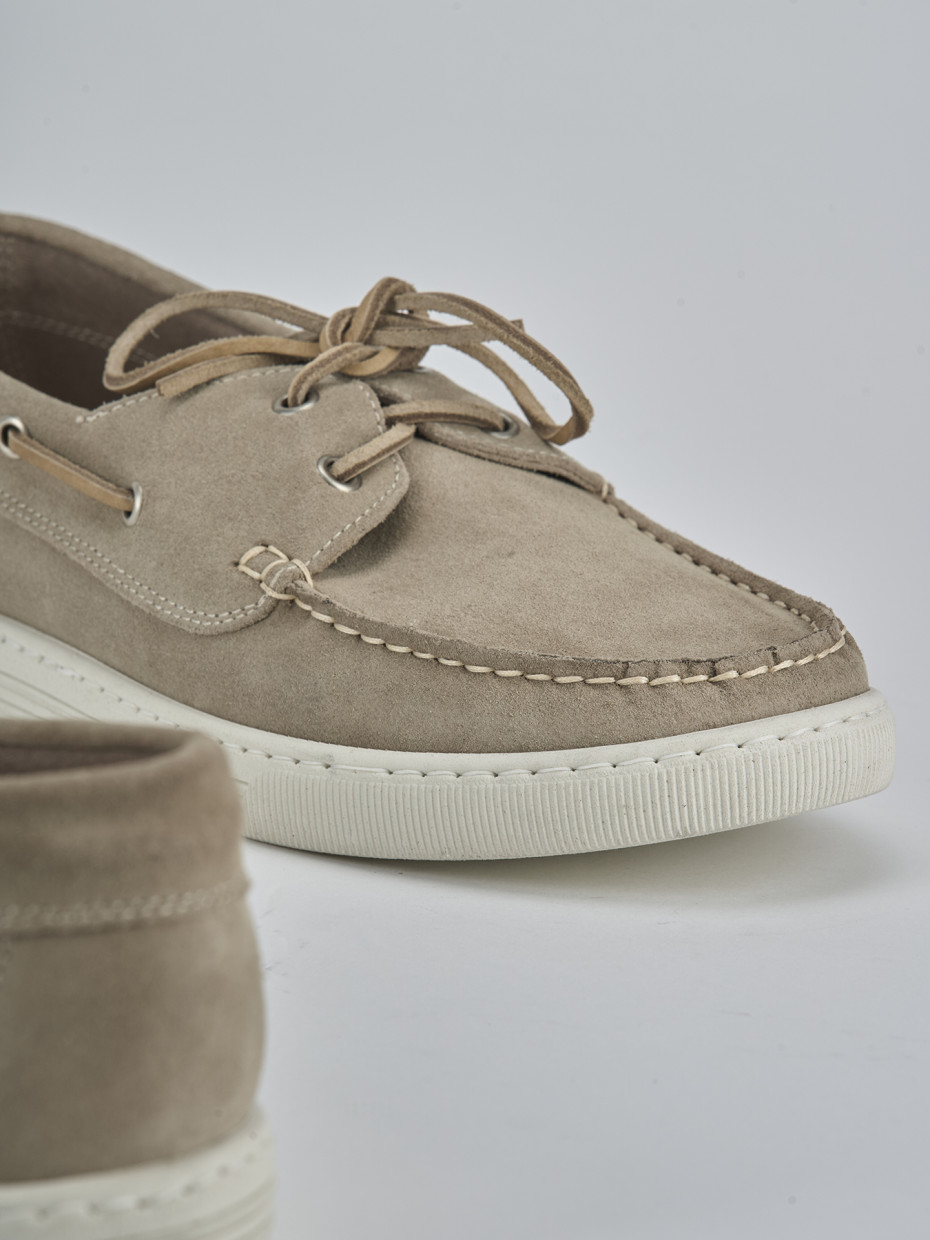 Stringate camoscio beige