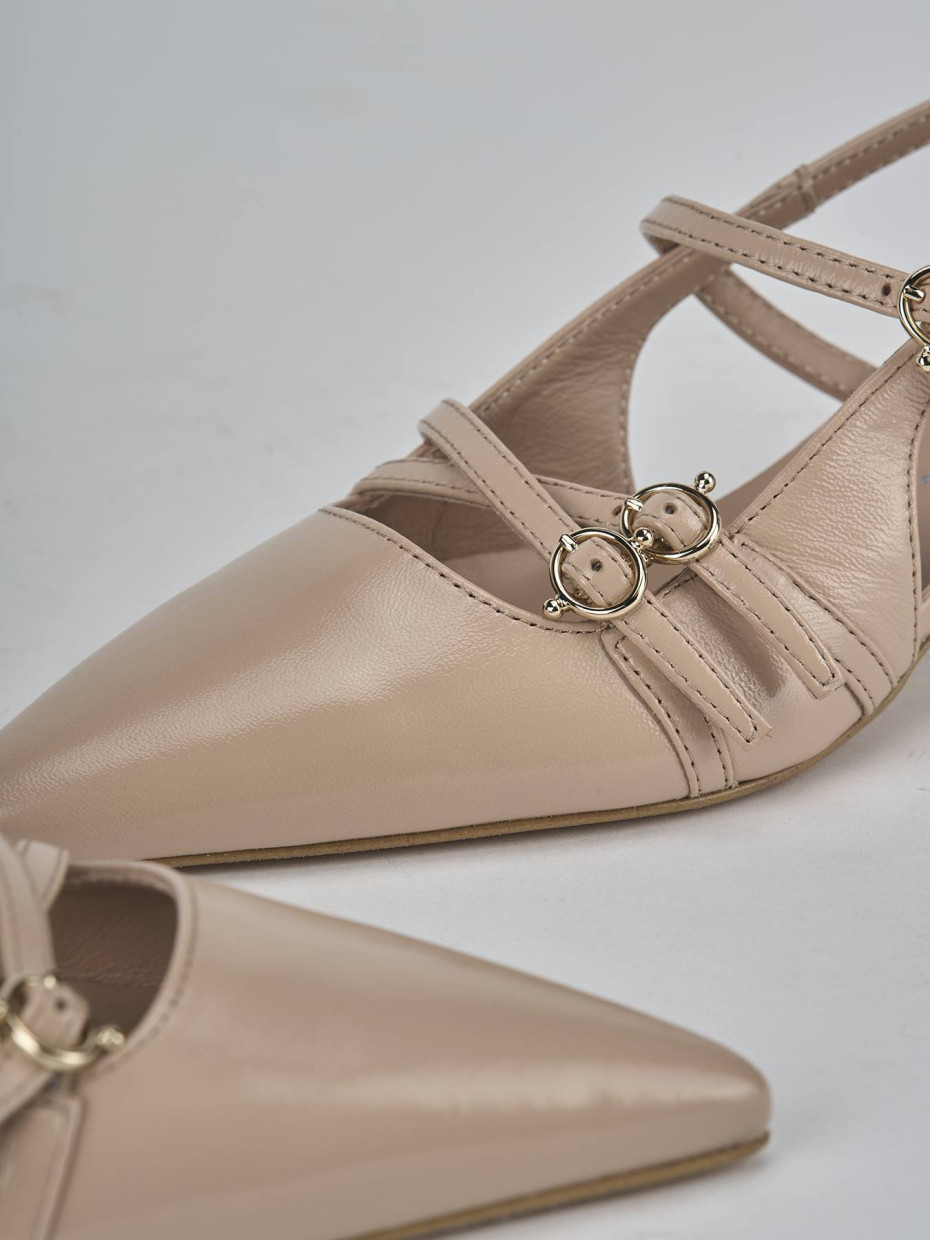 Décolleté e slingback tacco 3cm vernice beige