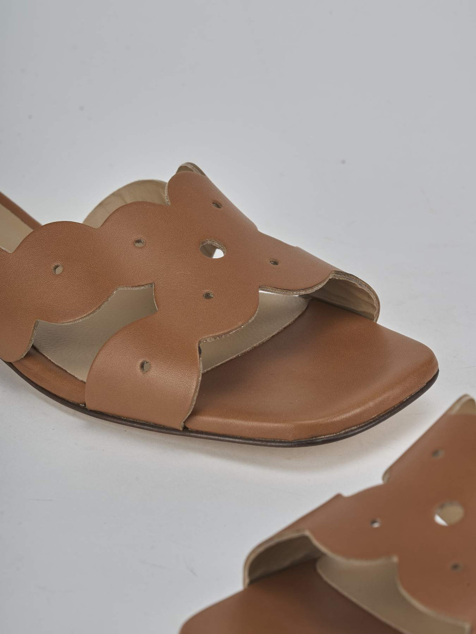 Ciabatte tacco 1cm pelle marrone