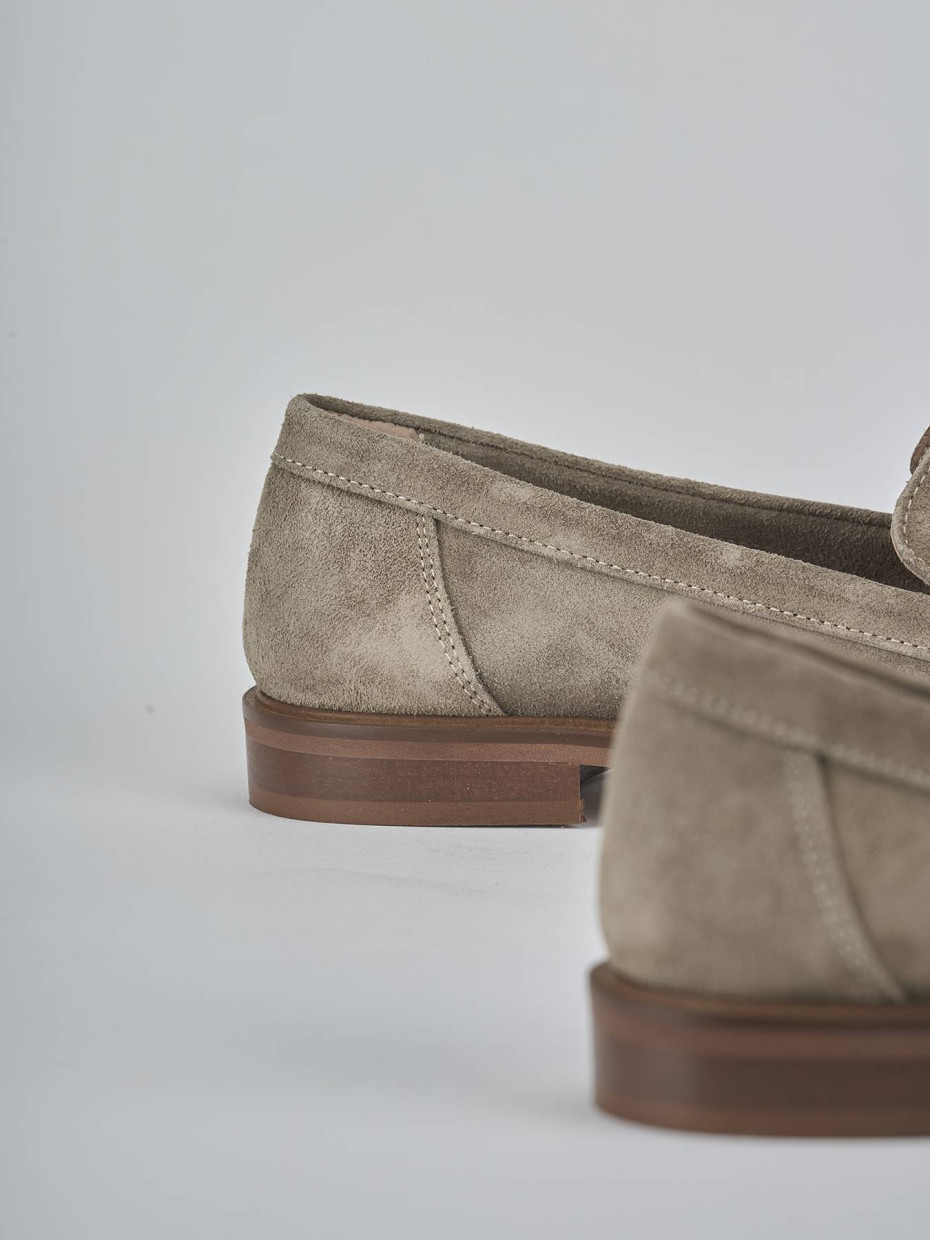 Mocassini tacco 1cm camoscio beige