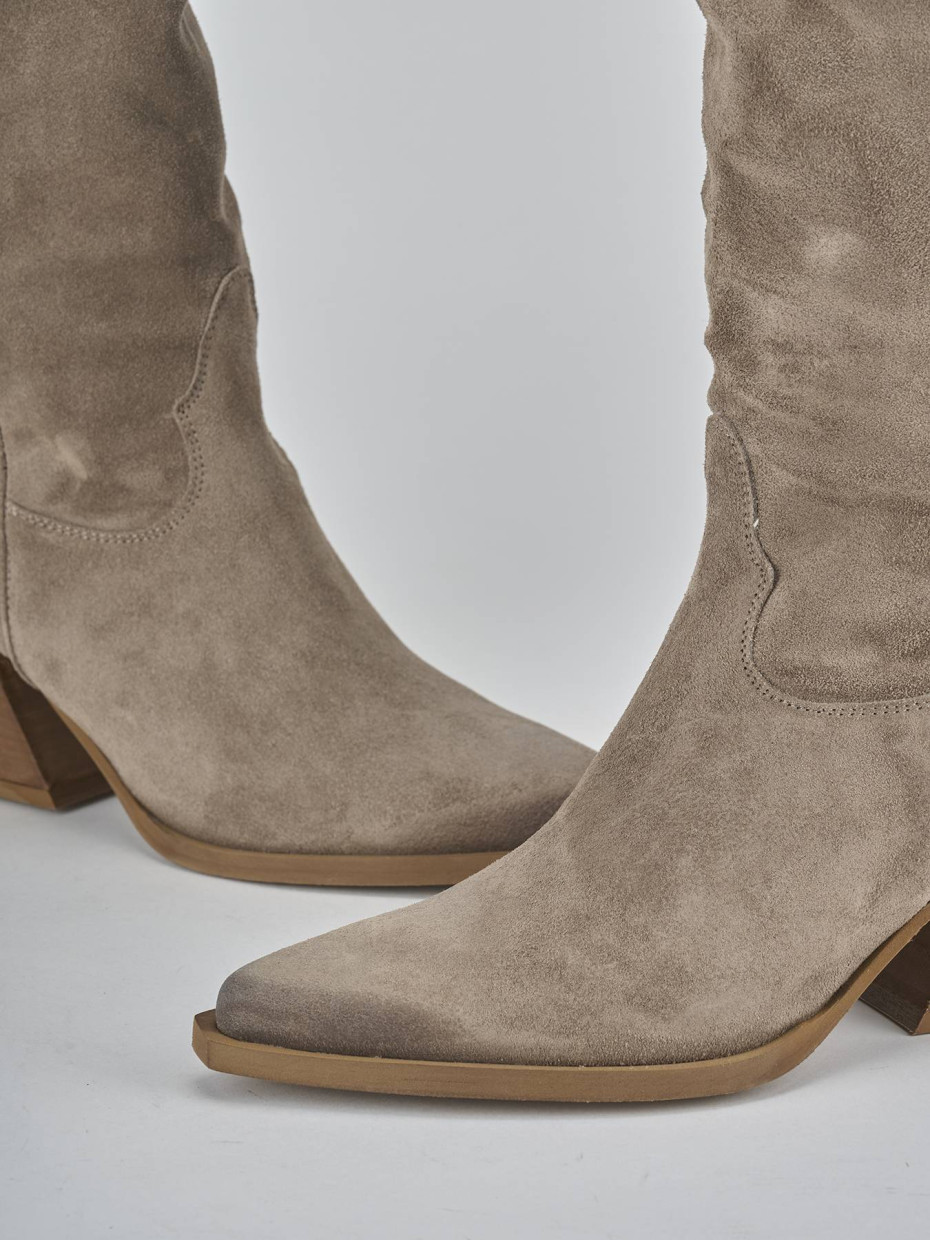 Stivali tacco 6cm camoscio beige