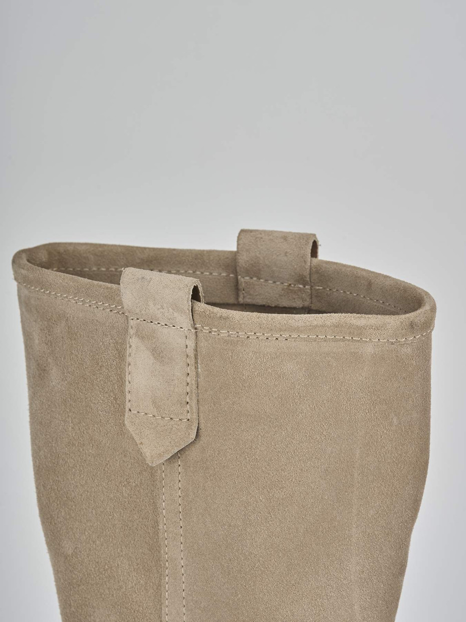 Stivali tacco 1cm camoscio beige