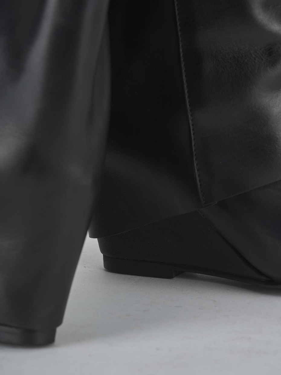 Stivali tacco 4cm pelle nero