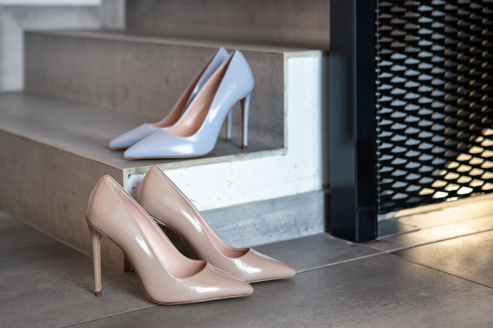 Décolleté e slingback tacco 10cm vernice beige