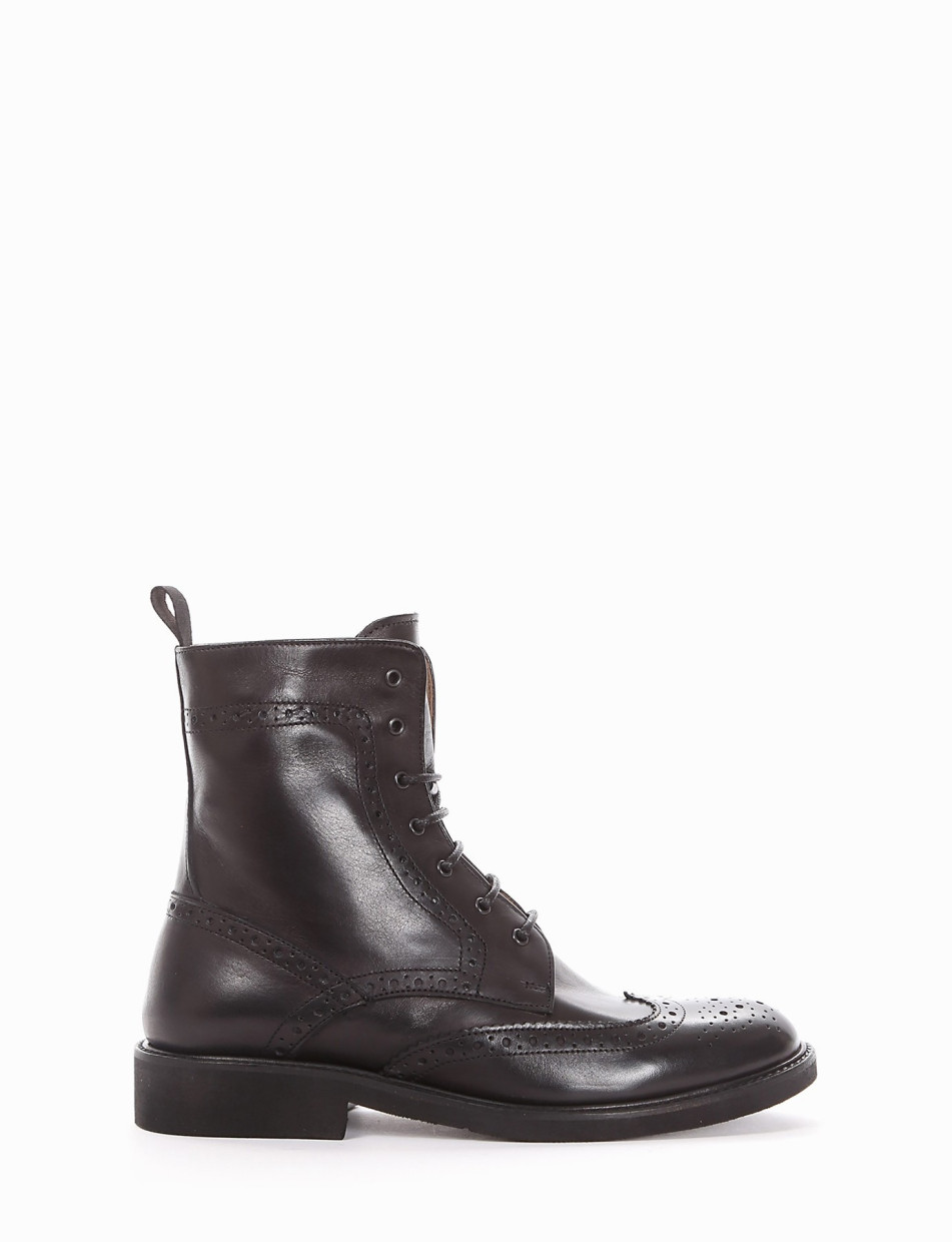 Combat boots heel 2 cm black leather