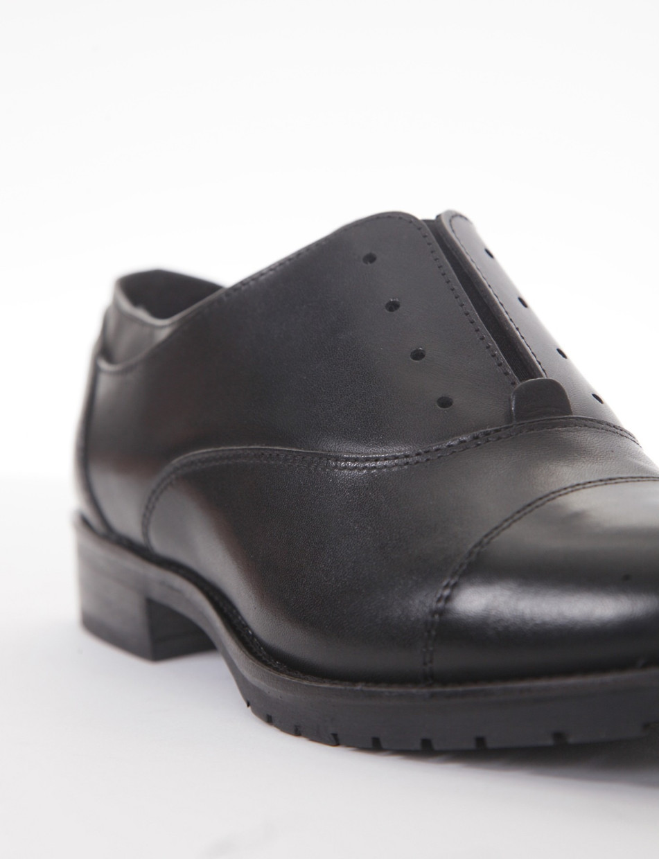 Lace-up shoes heel 3 cm black leather