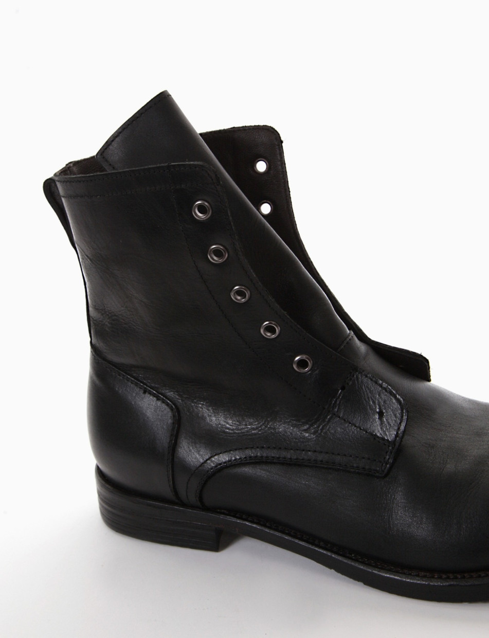 Combat boots heel 2 cm black leather