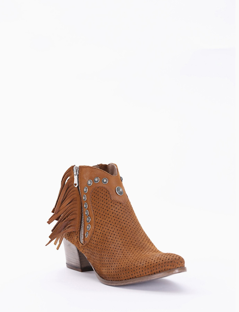 High heel ankle boots heel 5 cm brown
