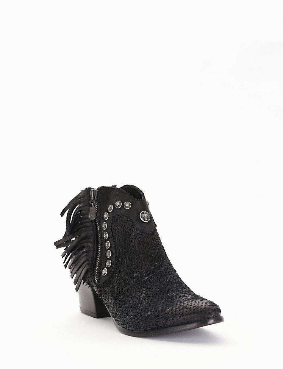 High heel ankle boots heel 5 cm black