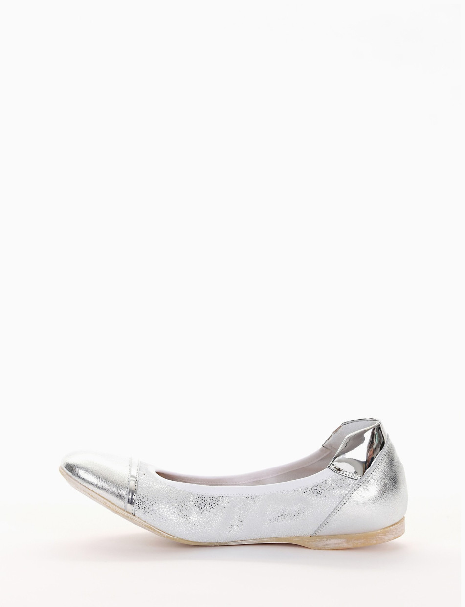 Flat shoes silver laminated