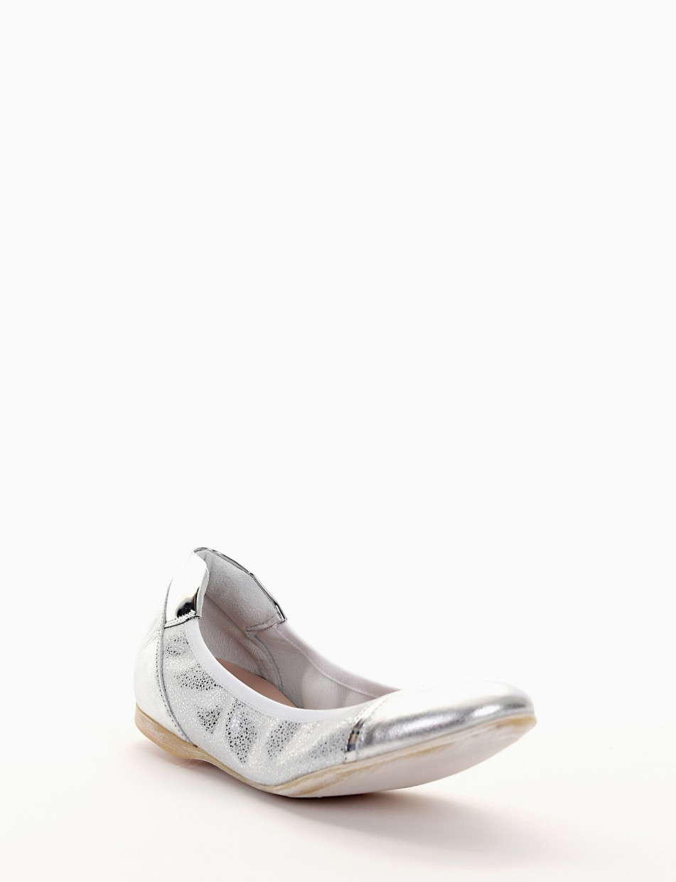 Flat shoes silver laminated