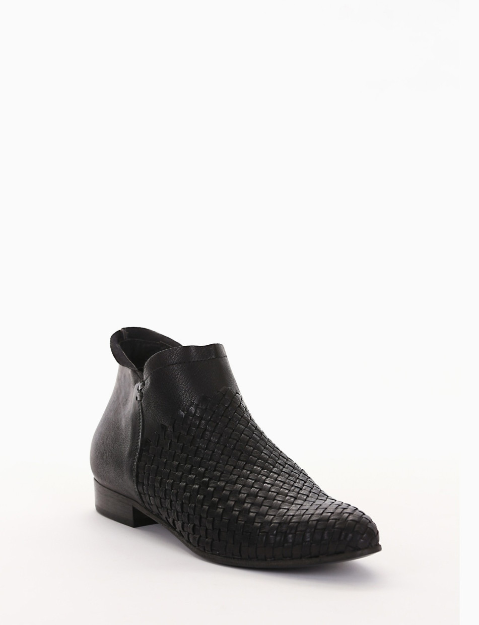 Stivaletto tacco 20 nero