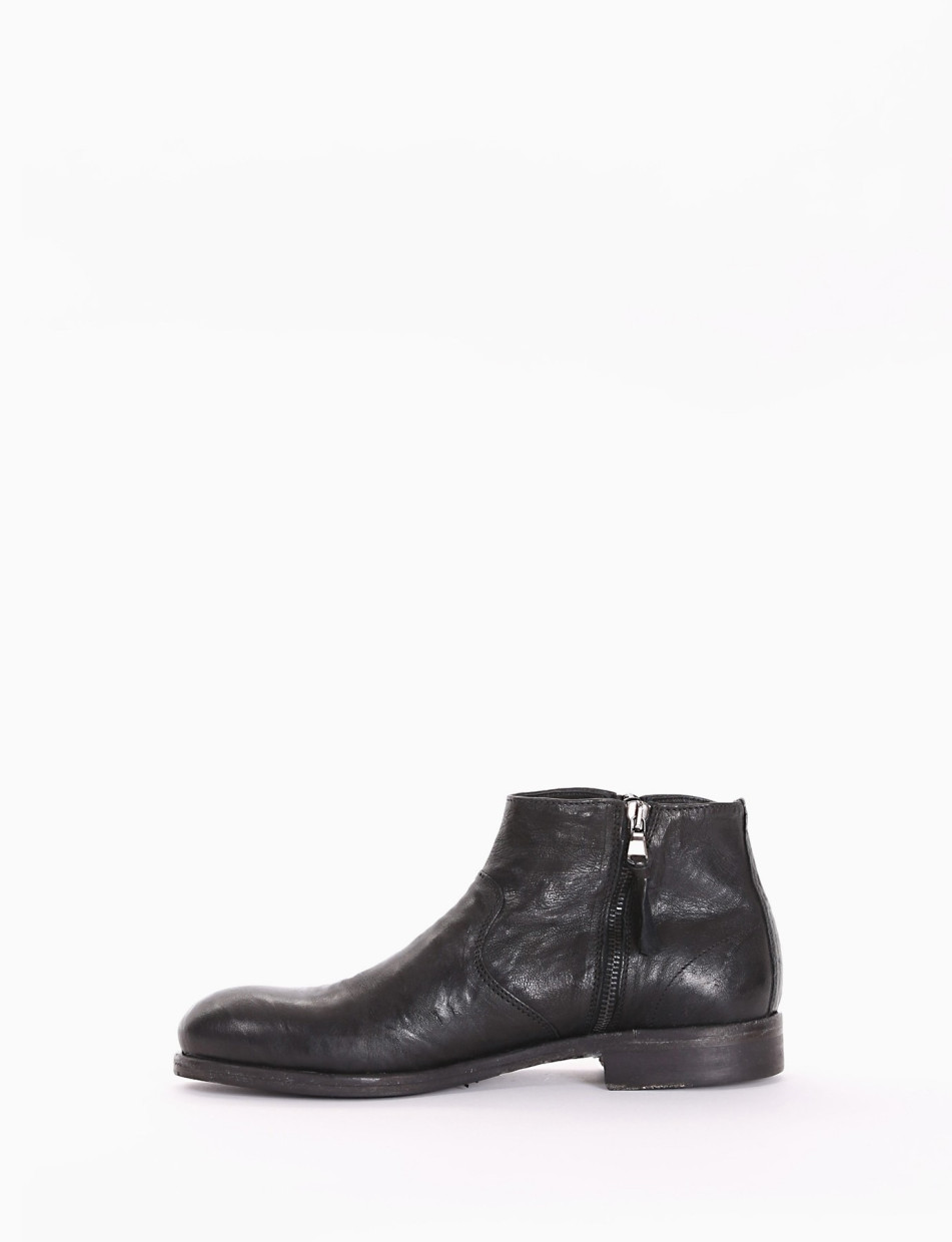 Ankle boots black leather