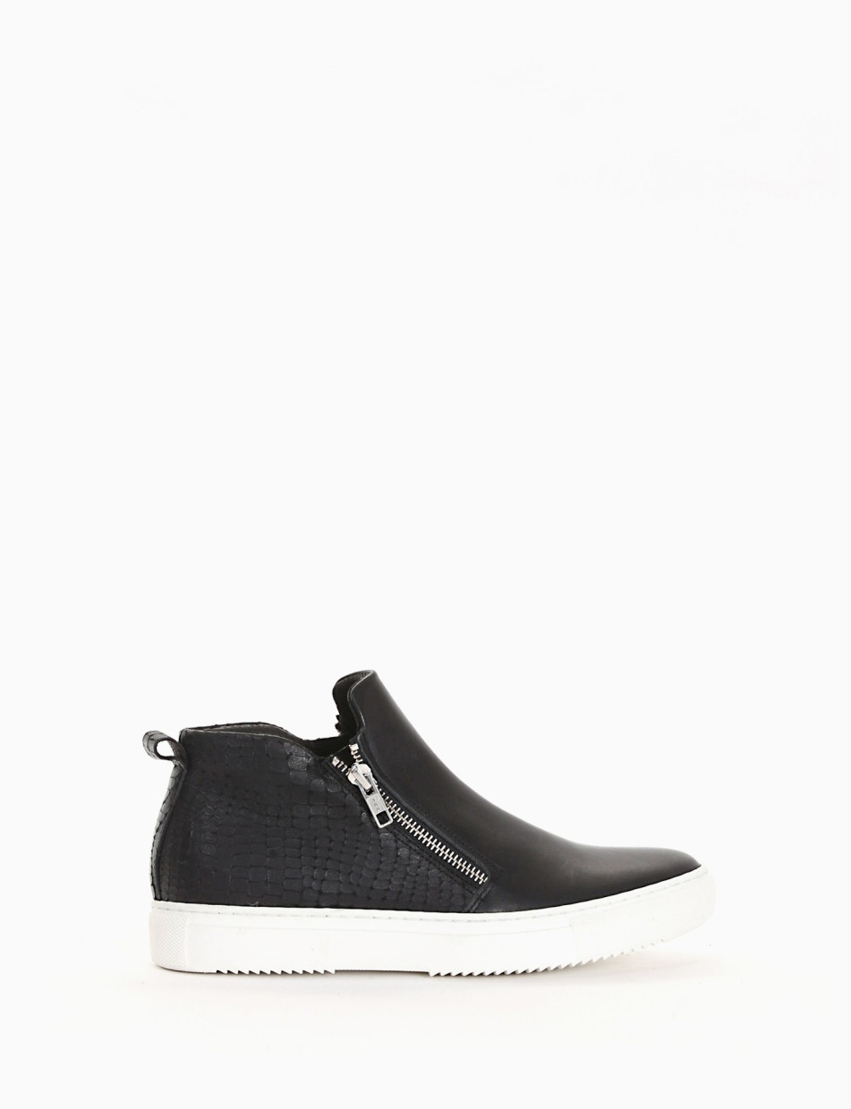 Sneakers black leather