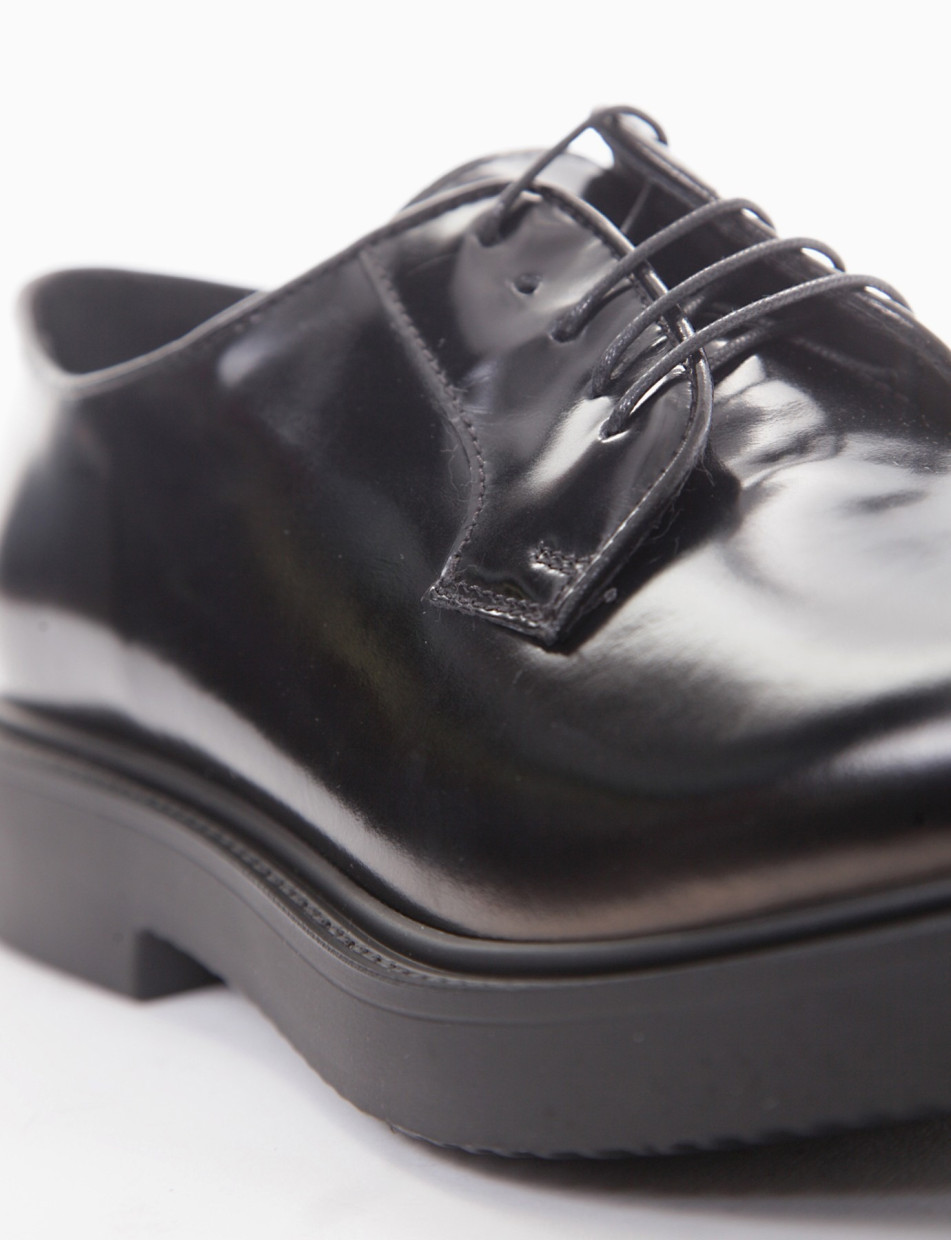Lace-up shoes heel 3cm black leather
