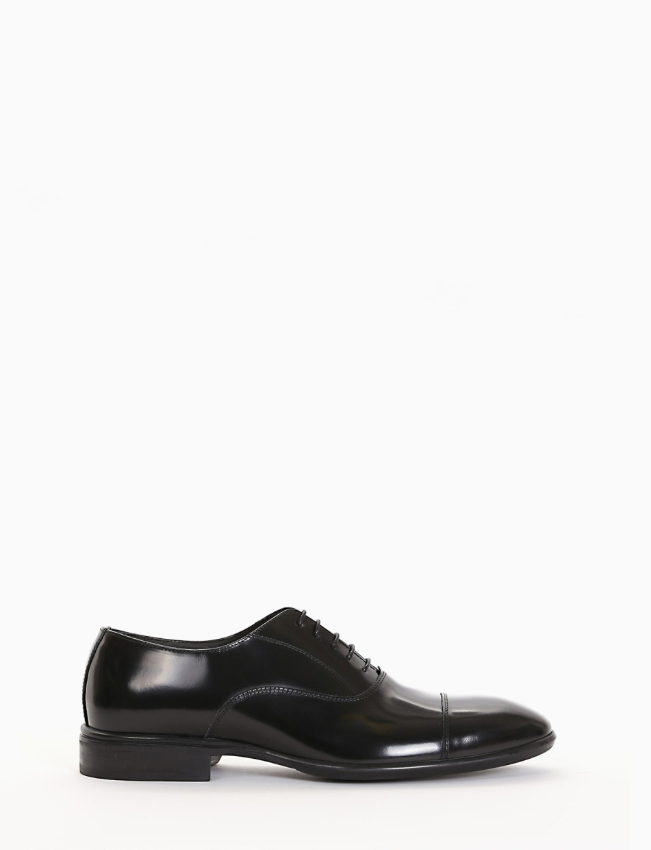 Stringata oxford con tacco 2cm nero