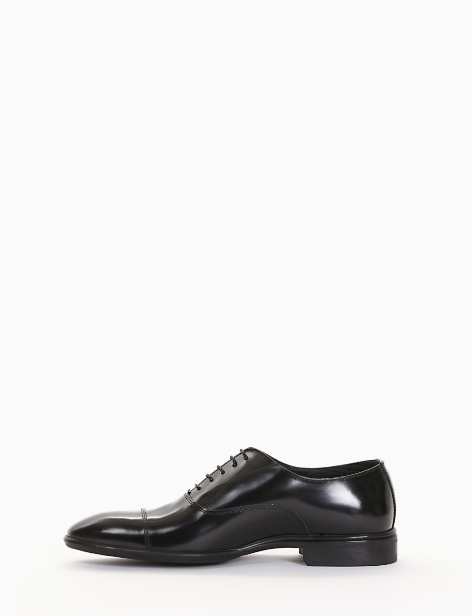 Stringata oxford con tacco 2cm nero