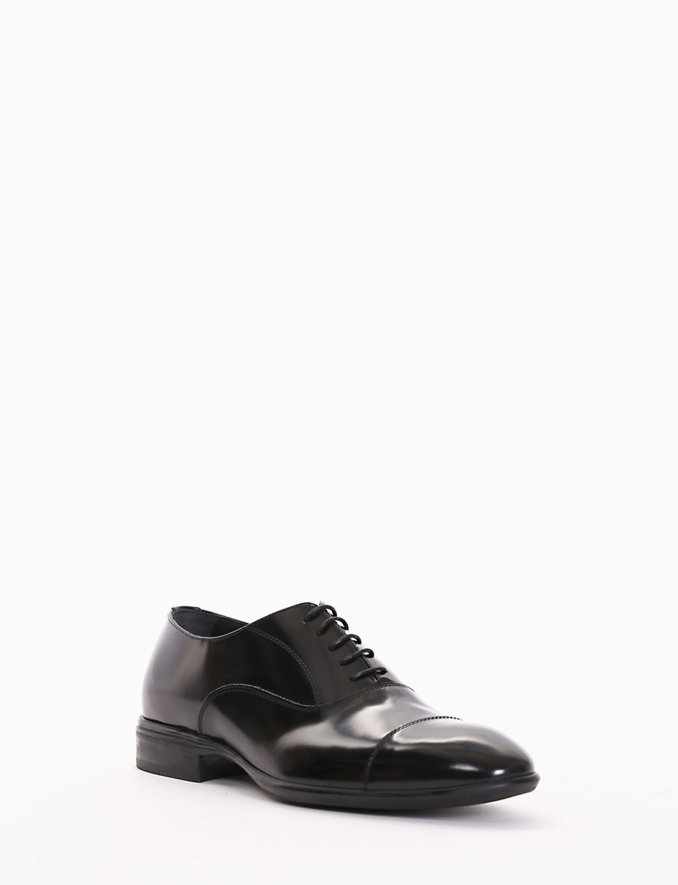 Stringata oxford con tacco 2cm nero