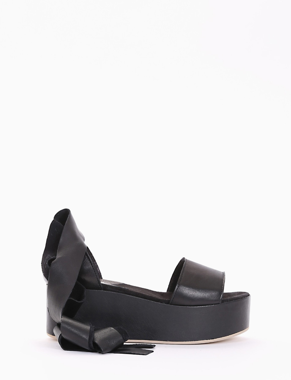 sandalo zeppa cm 5 nero