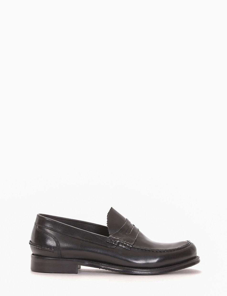 Loafers heel 2 cm black leather