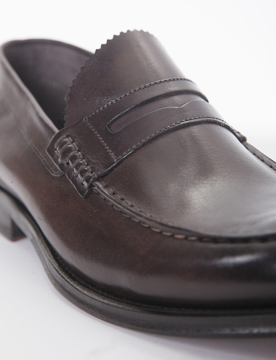 mocassino tacco 2 cm testa