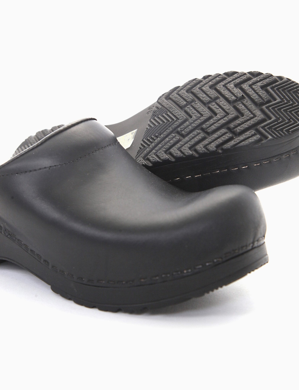 Sneakers heel 2 cm black leather