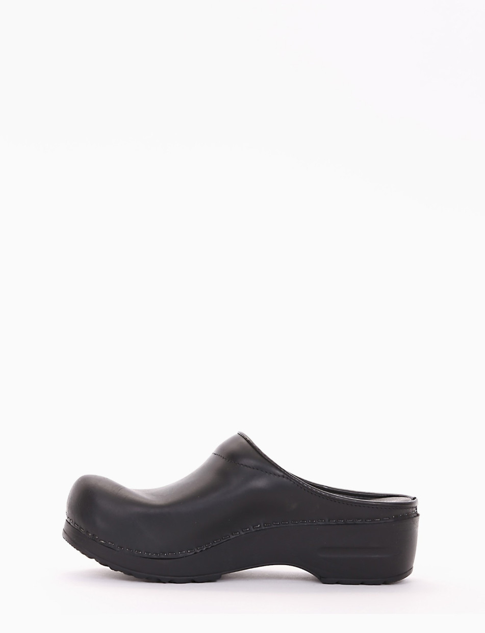 Sneakers heel 2 cm black leather