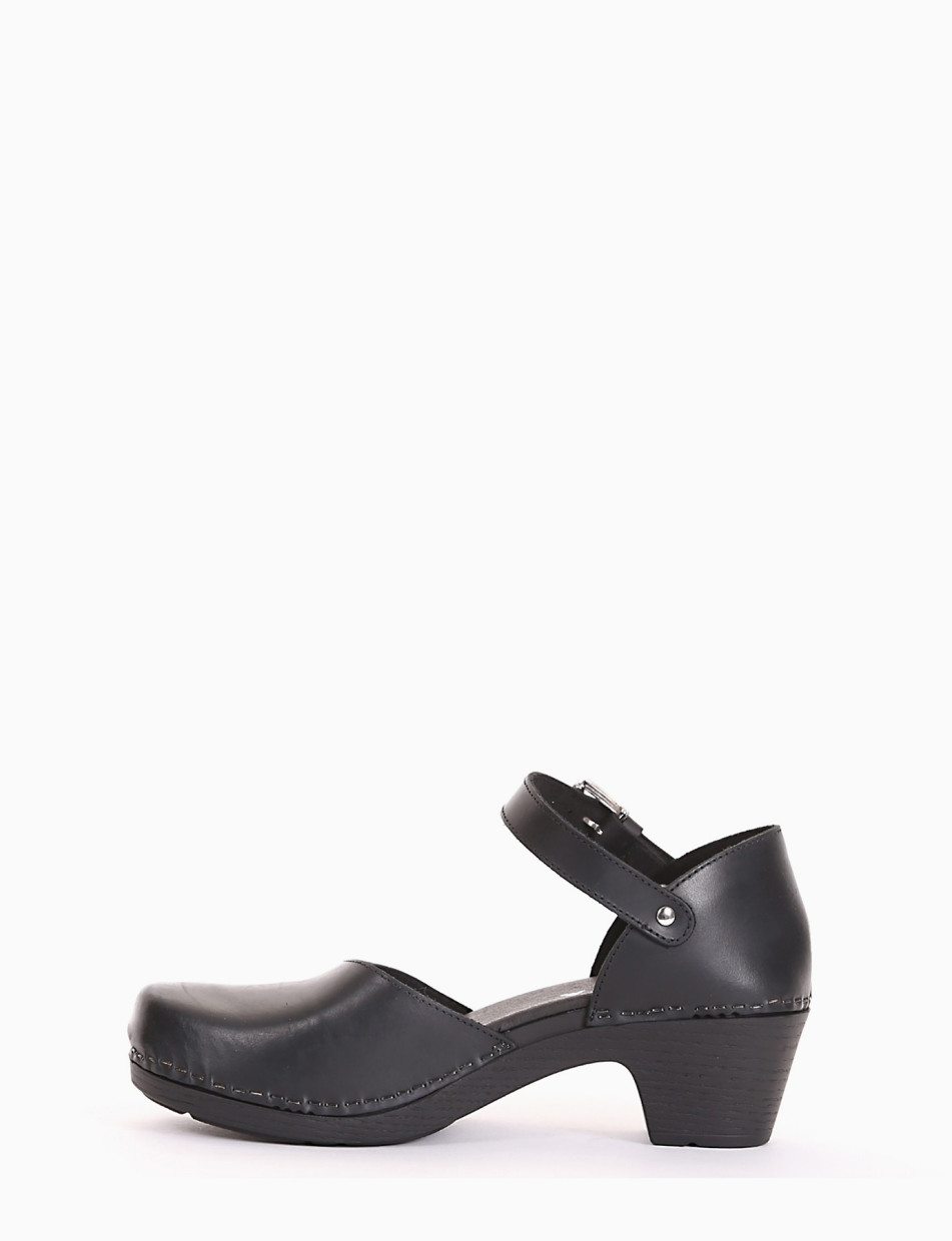 Sneakers heel 4 cm black leather