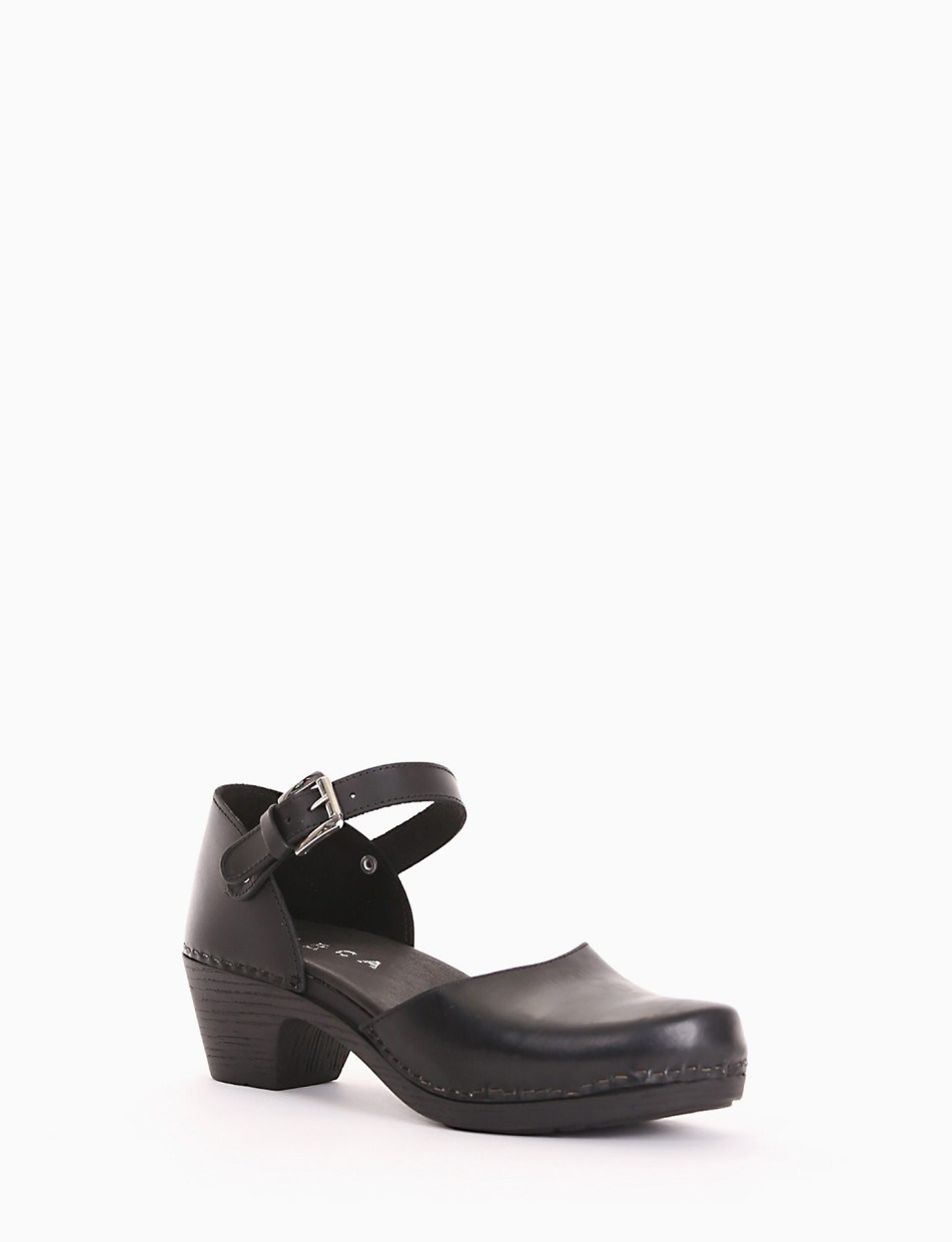 Sneakers heel 4 cm black leather