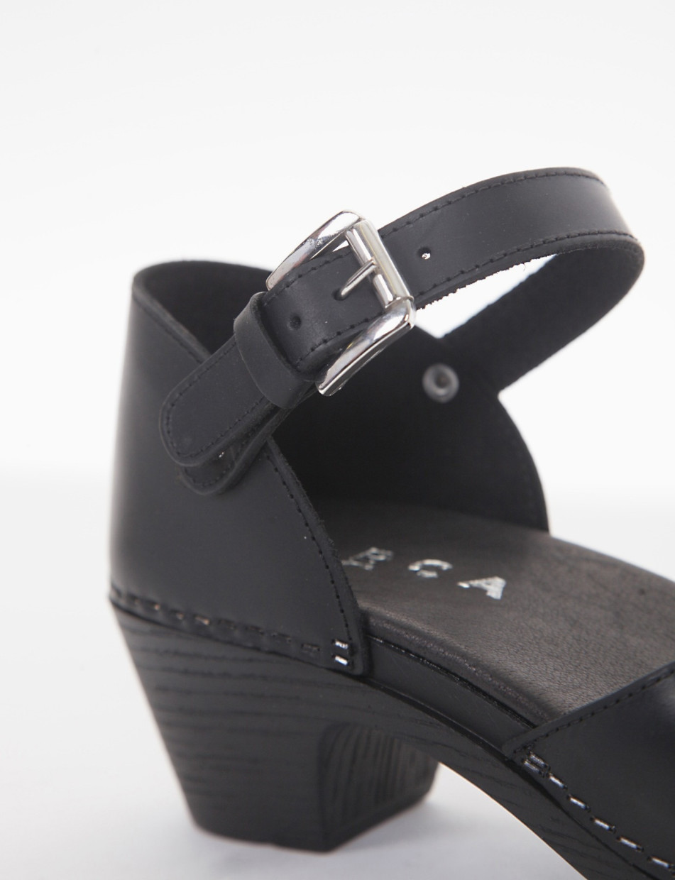 Sneakers heel 4 cm black leather