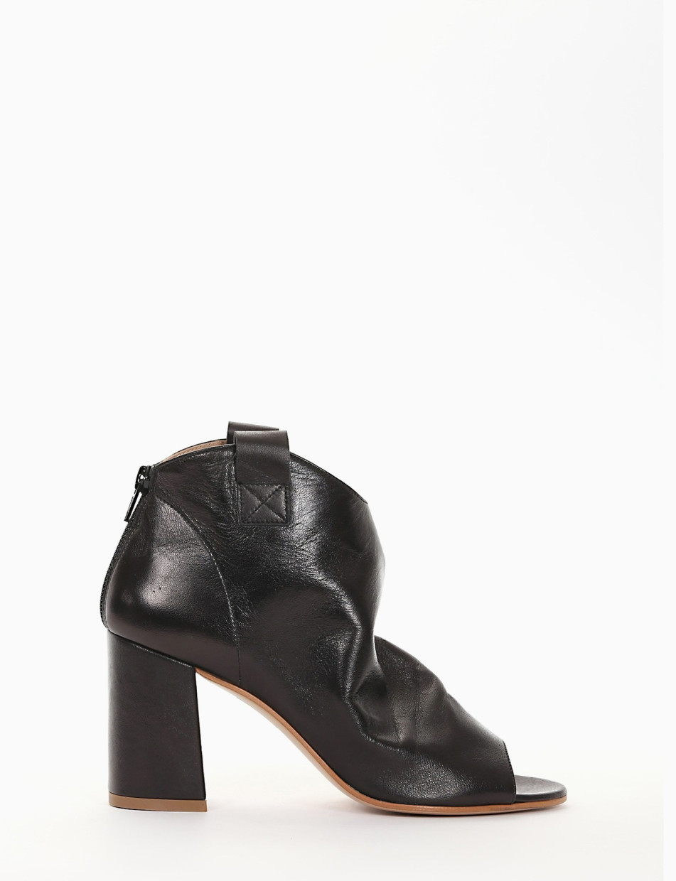 stivale tronchetto tacco 7 cm nero