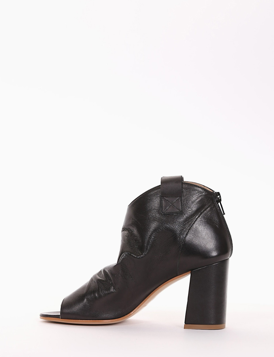 stivale tronchetto tacco 7 cm nero