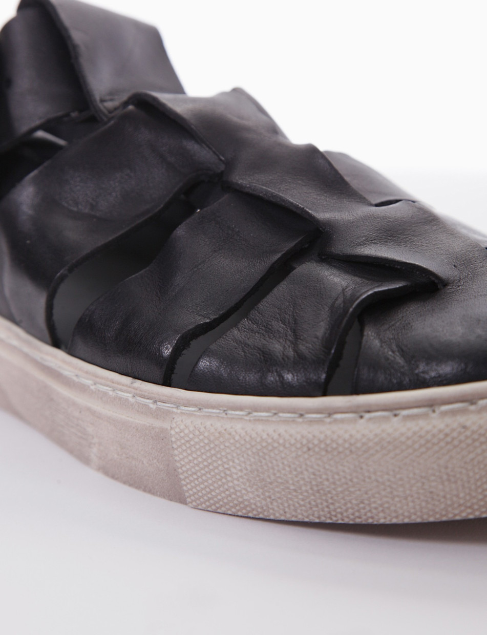 Sandalo tacco 1 cm nero
