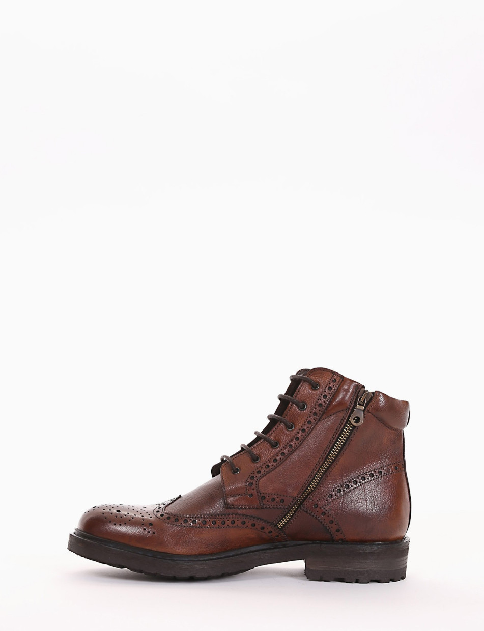 Desert boots heel 2 cm brown leather