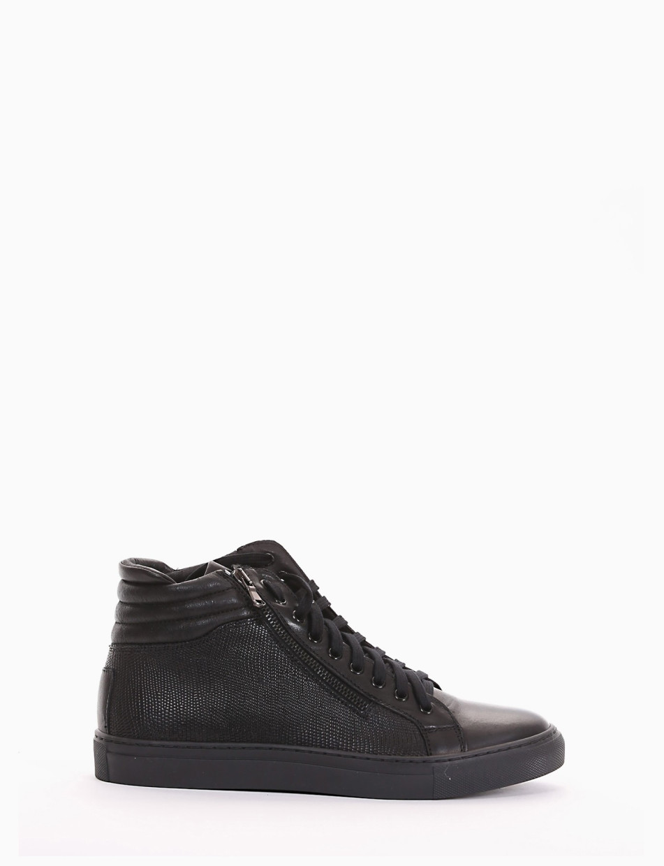 Sneakers black leather